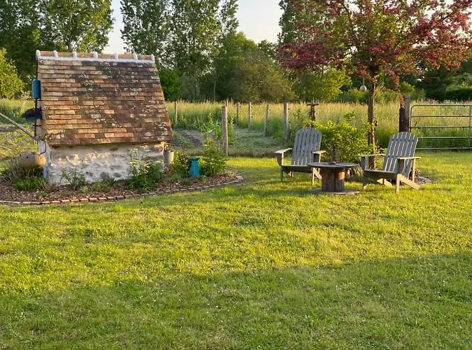 Le Patis Aux Chevaux Proche Circuit 24h Et Le Mans Bed and Breakfast